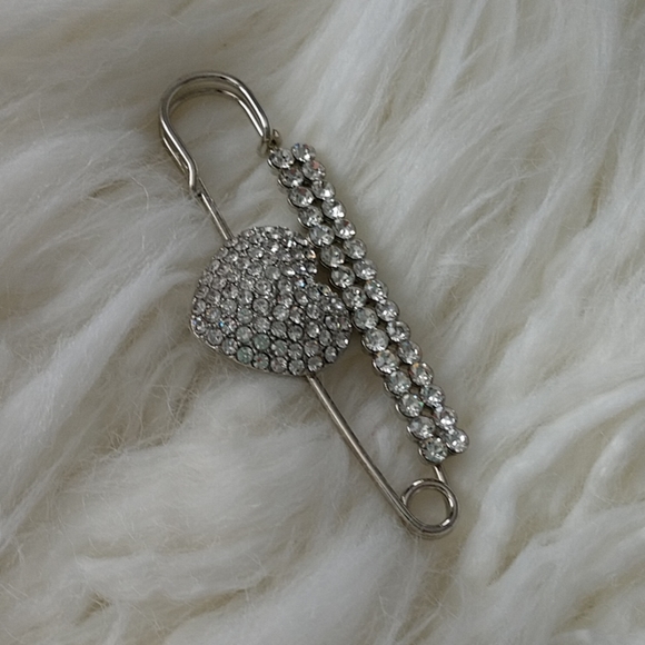 Beautiful Rhinestone Pin/Brooch - Picture 5 of 6